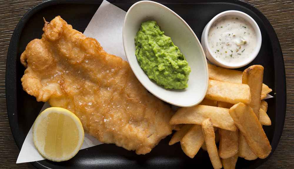 Bread Street Kitchen - Traditional fish & chips, crushed peas, tartar sauce